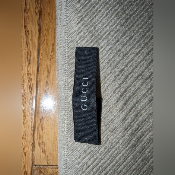 Gucci scarf - Picture 11 of 16